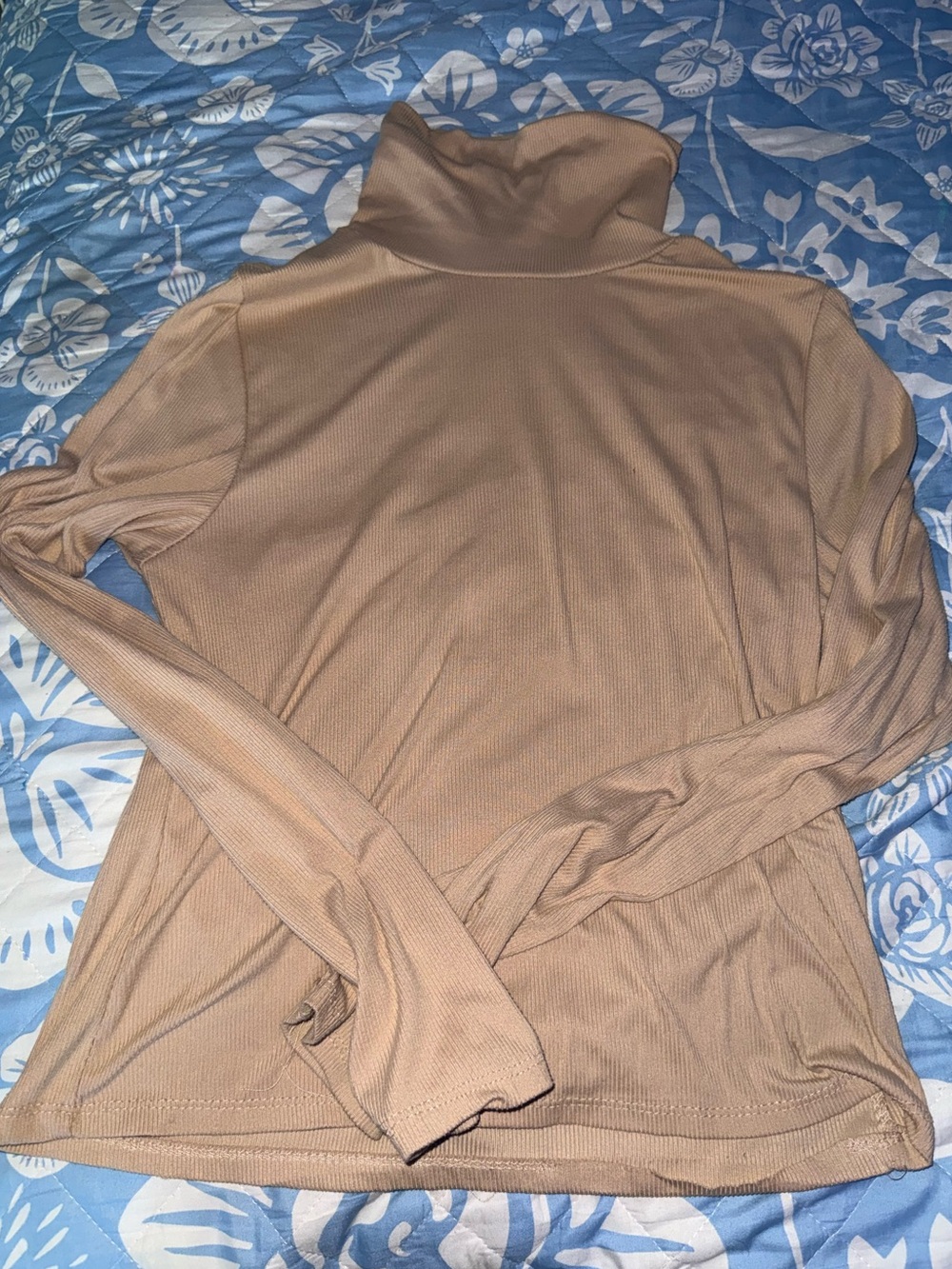 Turtleneck Long-Sleeve Women's Sweater in Camel